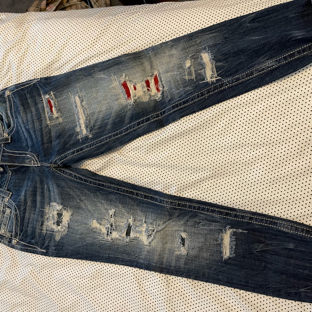 Miss Me size 29. American Flag backing on destruction, brand new never worn.